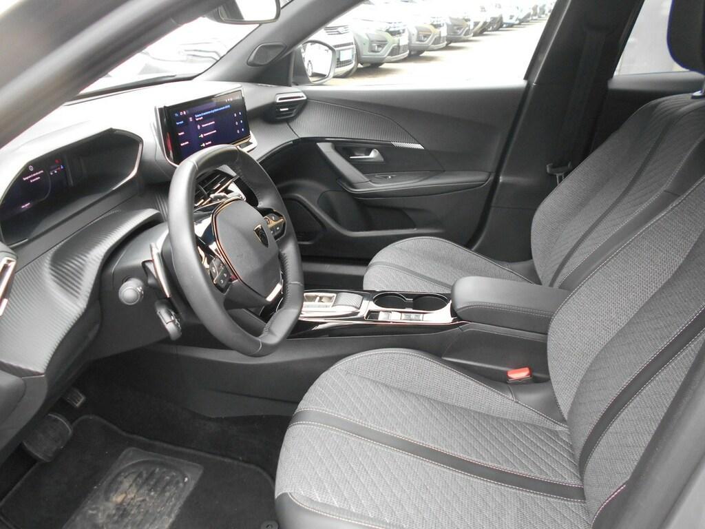 Peugeot 2008 1.5 BlueHDi Allure EAT8