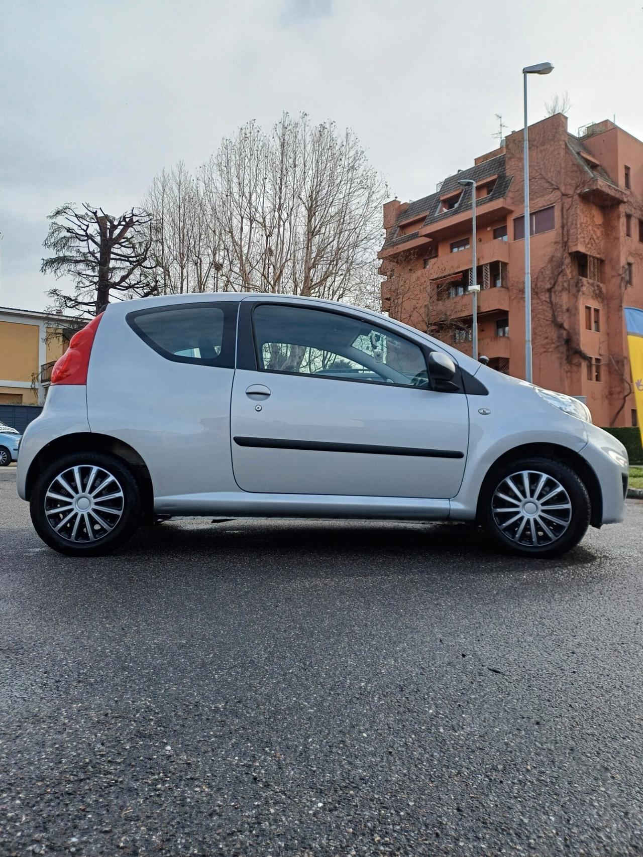 Peugeot 107 1.0 68CV 3p. Desir