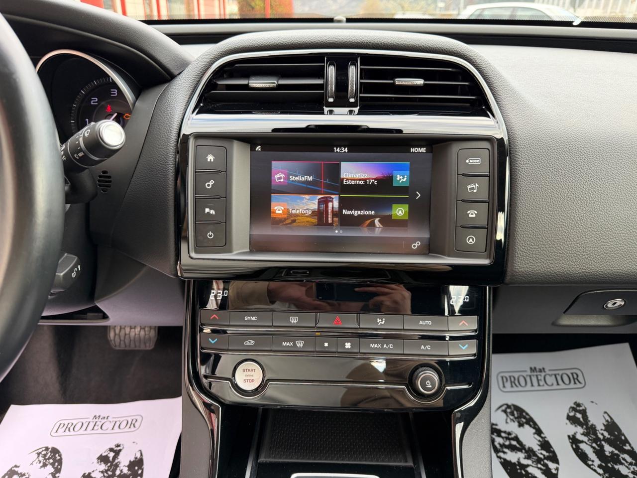 Jaguar XE - Prestige - FULL OPTIONAL