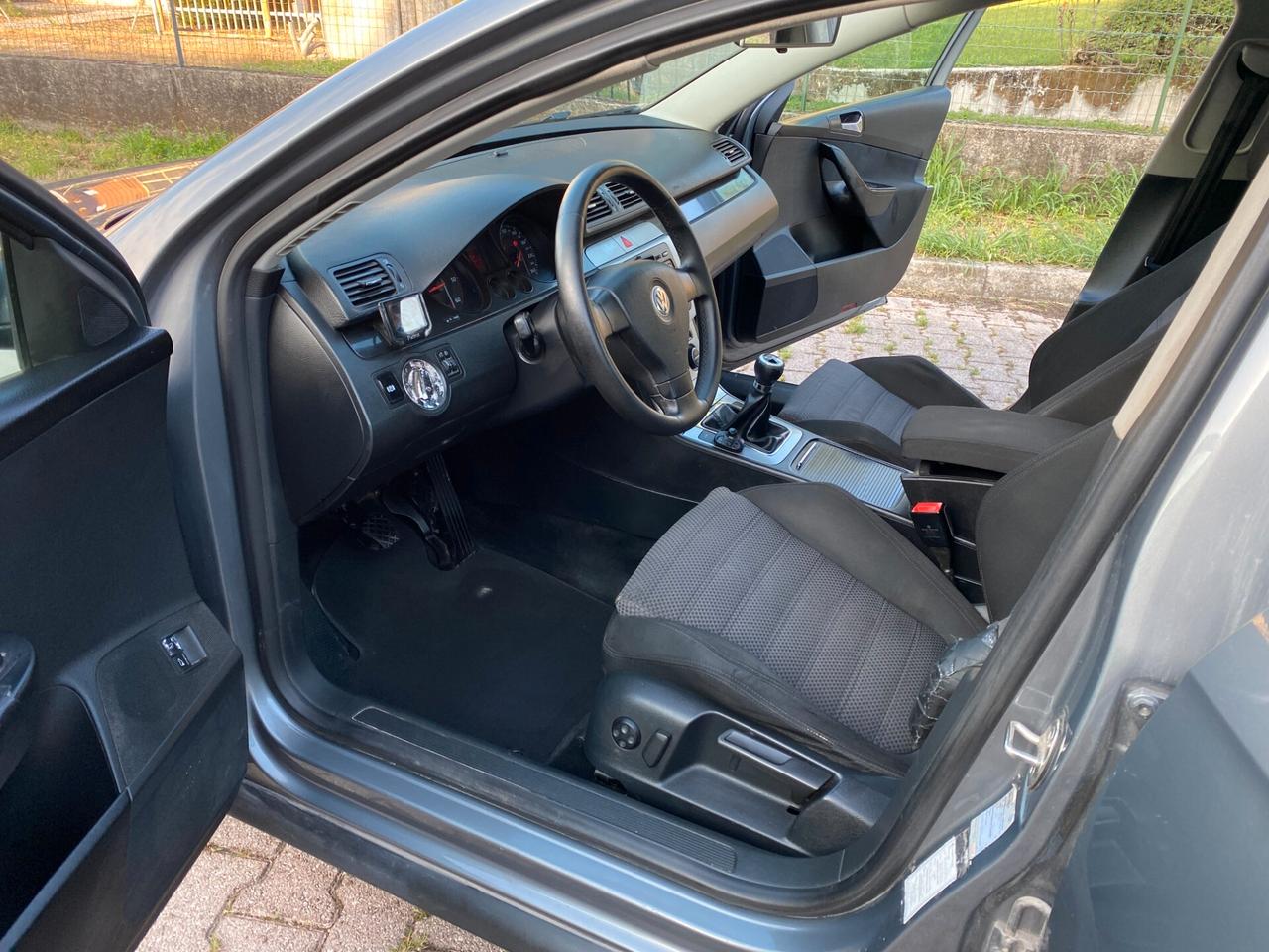Volkswagen Passat 2.0TDI Highline OK NEOPATENTATI