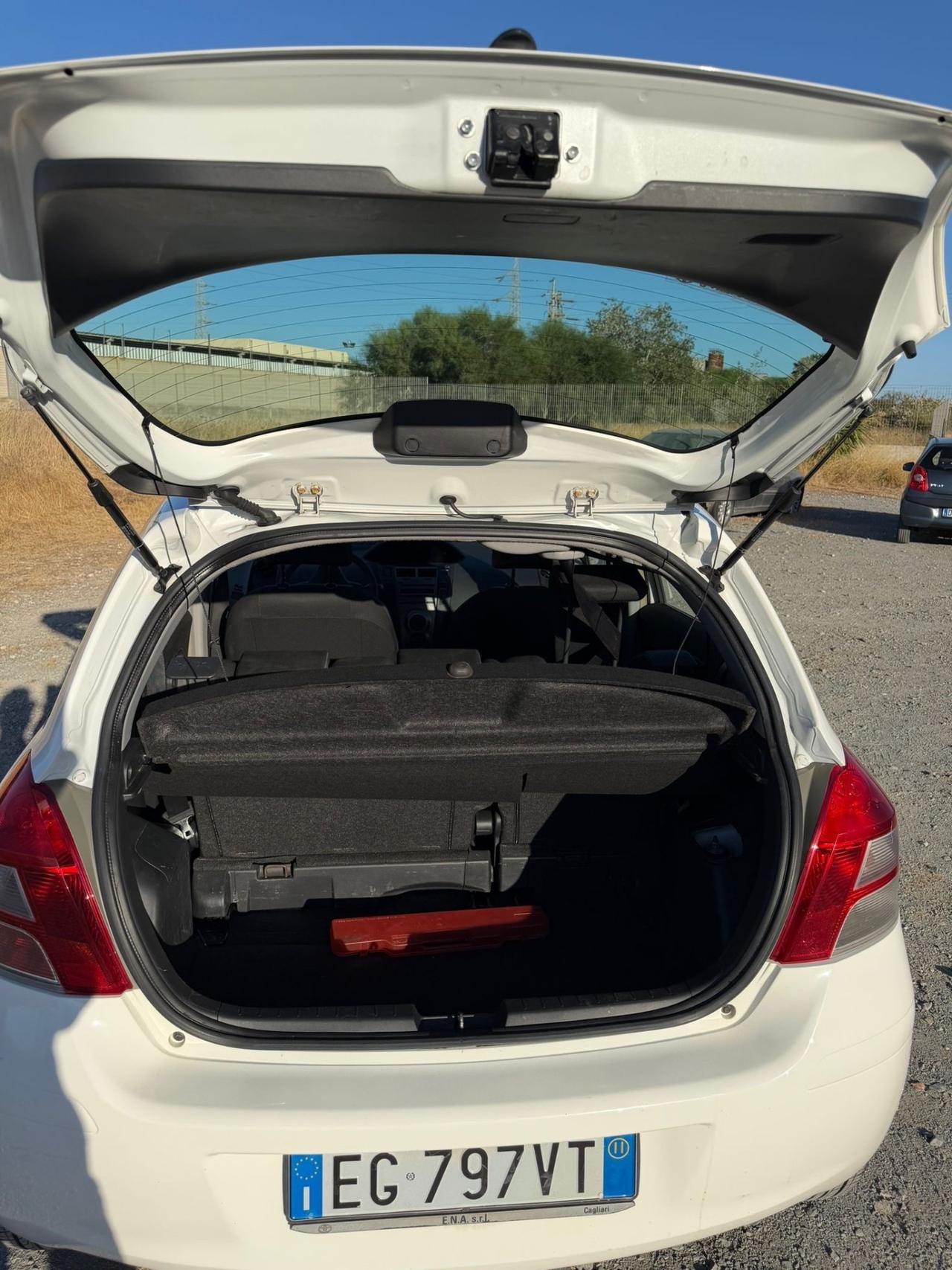 Toyota Yaris 1.0 Benzina- Neopatentati- 5 Porte