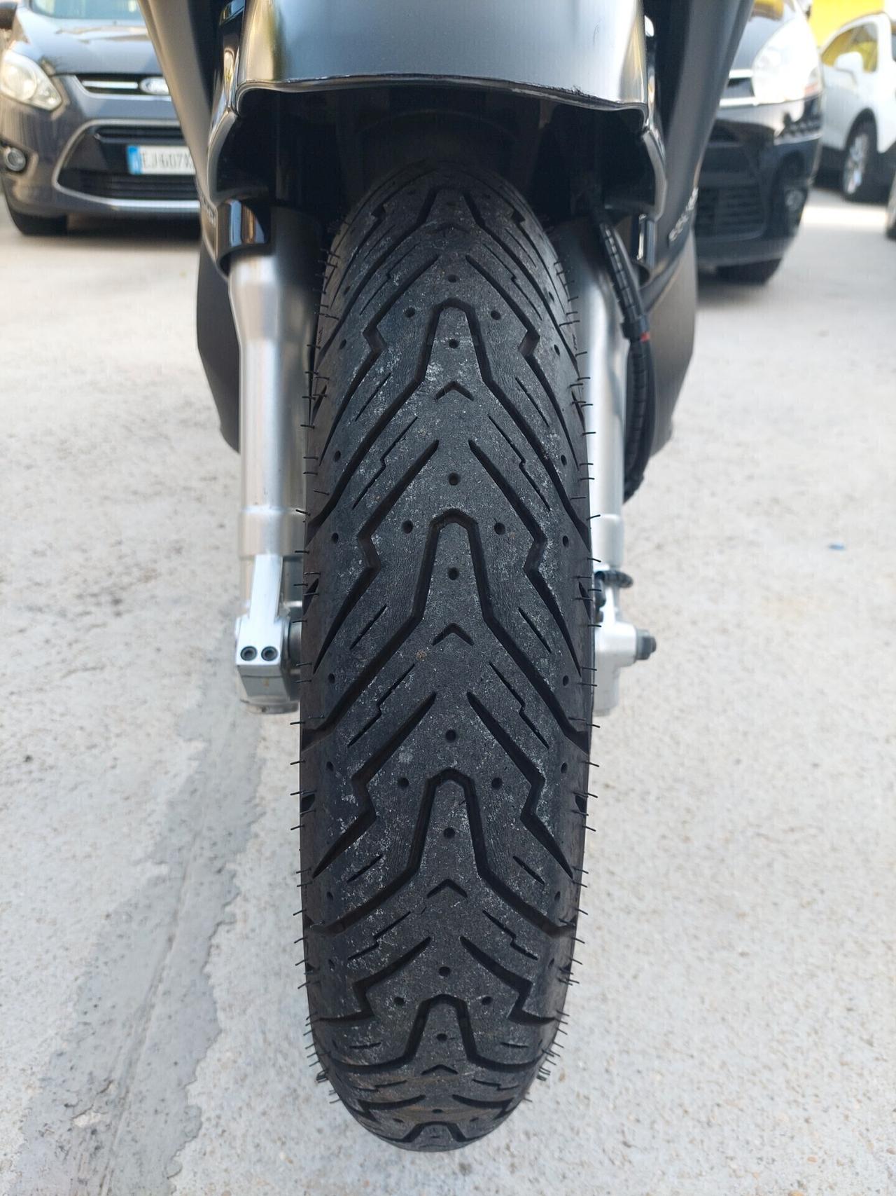 BEVERLY 350 MODELLO POLICE ABS SRS GOMME NUOVISSIME