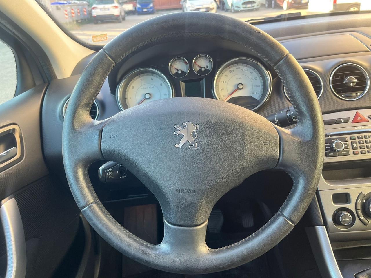 Peugeot 308 1.6 THP 150CV 5p. Féline 62000 km