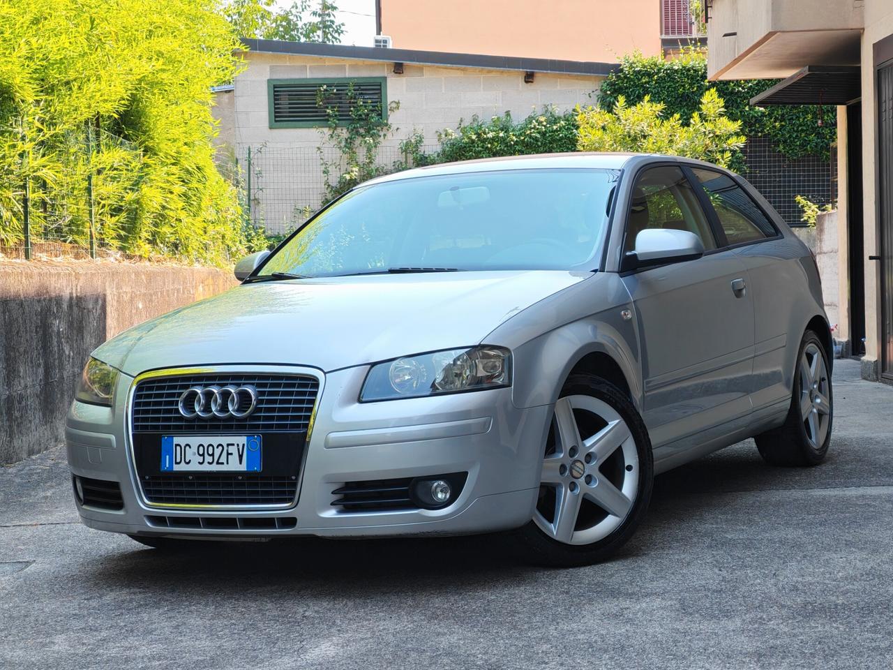 Audi A3 1.6 BENZINA 102cv / 86.000km / Unipro