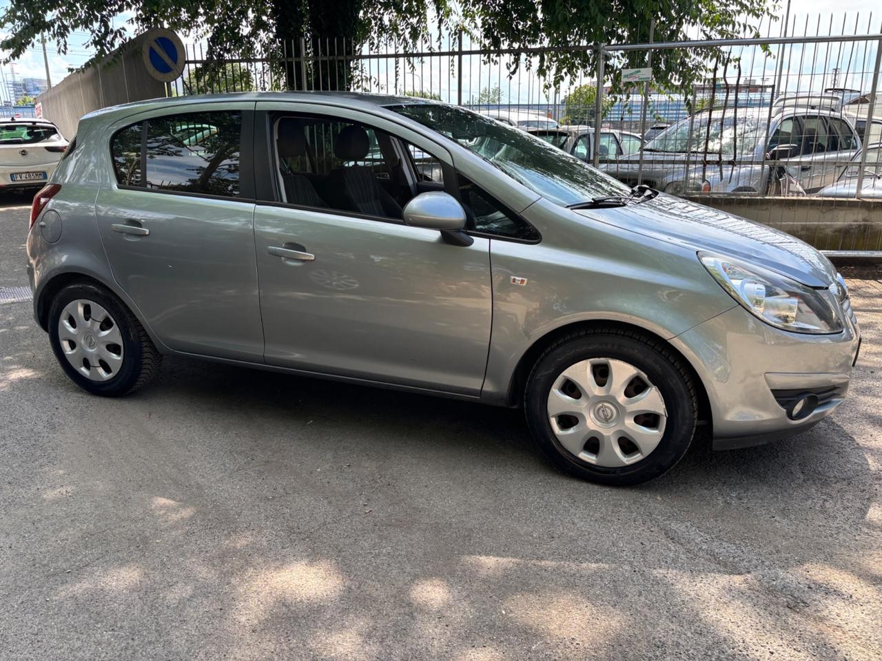 Opel Corsa 1.2 5 porte Club