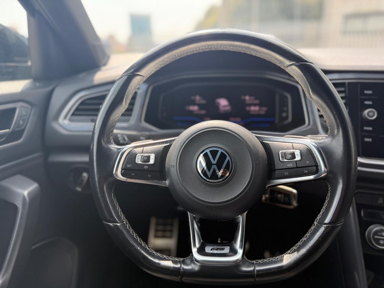 Volkswagen T-Roc 1.5 TSI ACT DSG R-LINE Business BlueMotion Technology