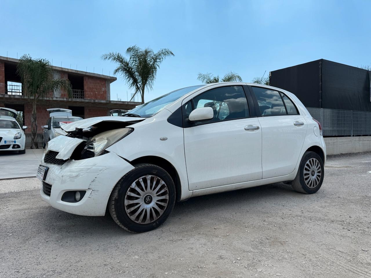 TOYOTA YARIS ANNO 2011 1.0 BENZINA *MARCIANTE