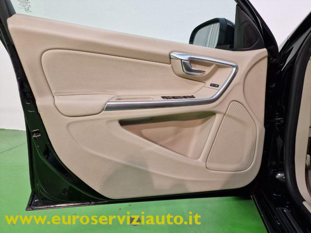 VOLVO V60 T3 Powershift Kinetic