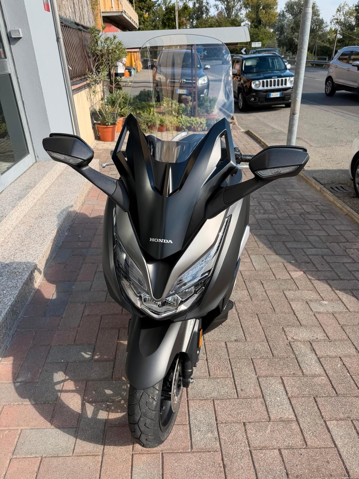 Honda Forza 350