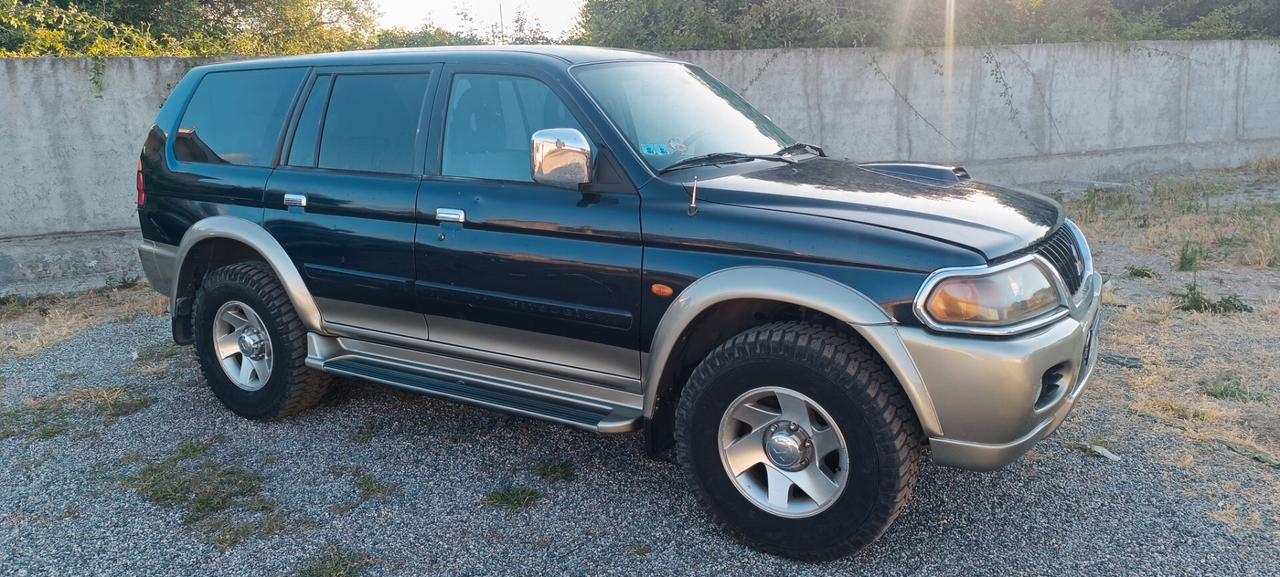 Mitsubishi Pajero Sport Pajero Sport 2.5 TDI GLS Target