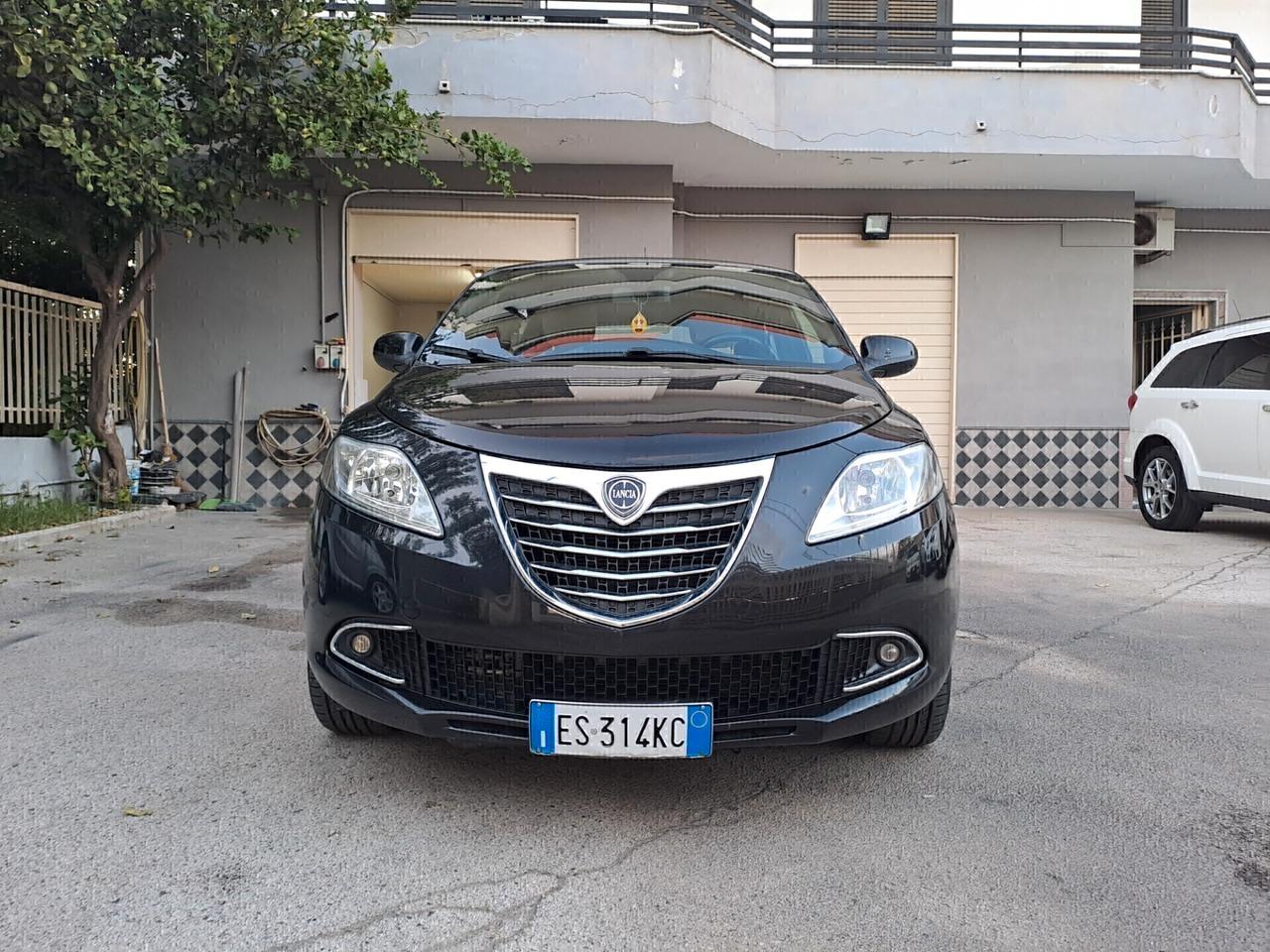 Lancia Ypsilon 0.9 TwinAir 85 CV 5 porte Metano Ecochic Gold