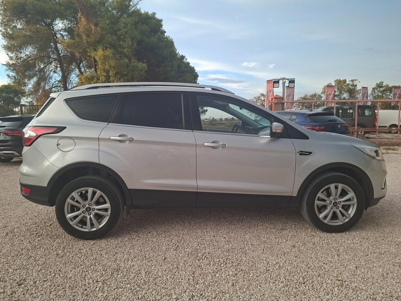 Ford Kuga 2.0 TDCI 120 CV Titanium*NAVI*LED*CRUISE