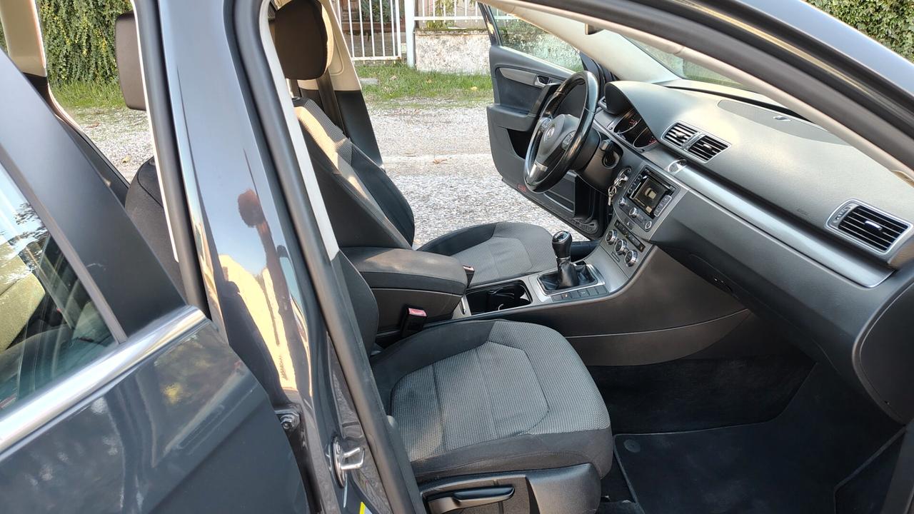 Volkswagen Passat Var. 1.6 TDI BlueMotion Tech. NAVIPLUS