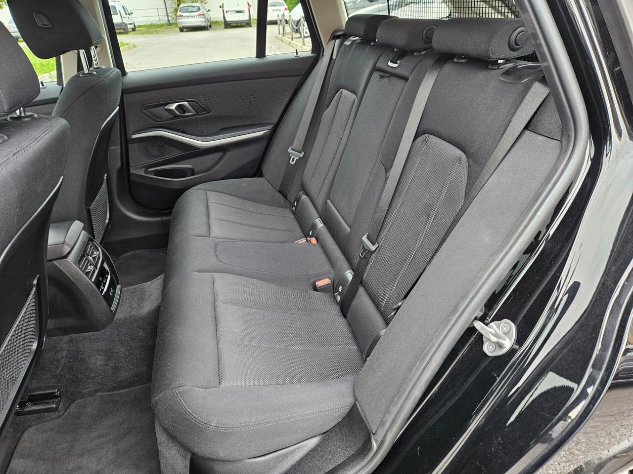 BMW 318 d Touring mhev 48V auto