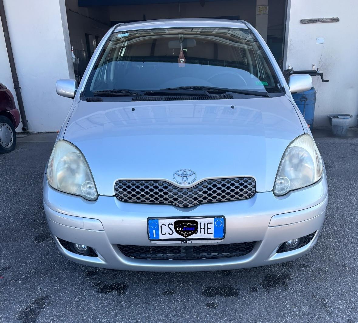 Toyota Yaris 1.3i 16V cat 5 porte Sol