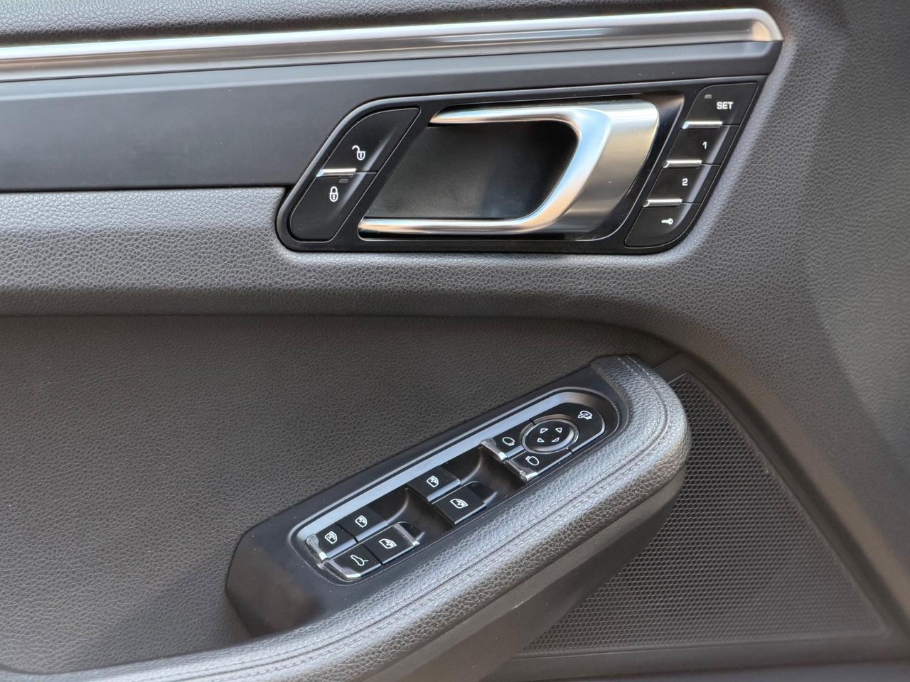 Porsche Macan 2.0 252 Cv PDK TETTO VENTILATI LED FULL