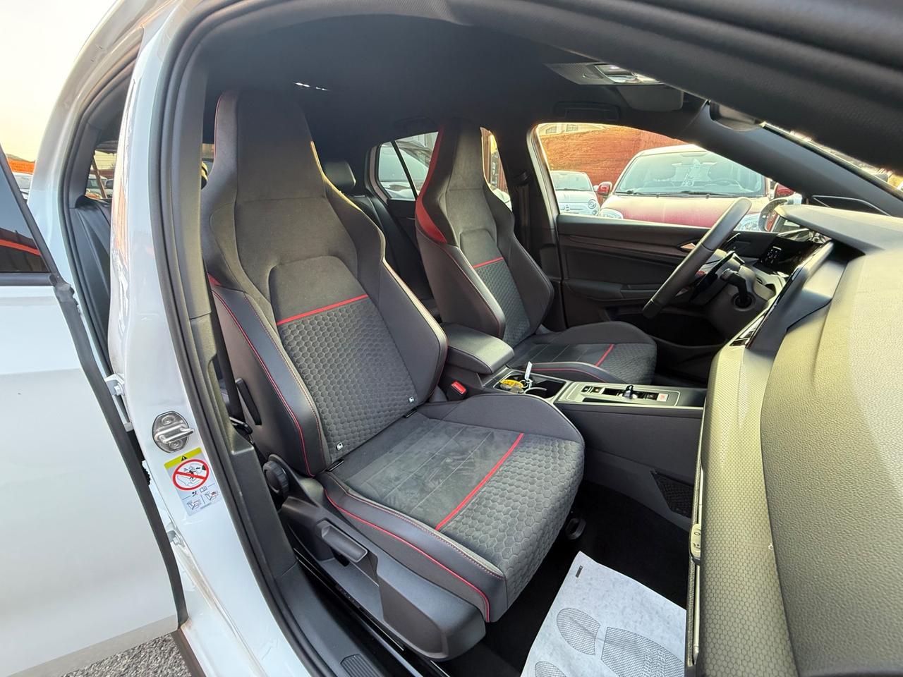 Golf GTI 2.0 300 cv-club sport -unipro-rate