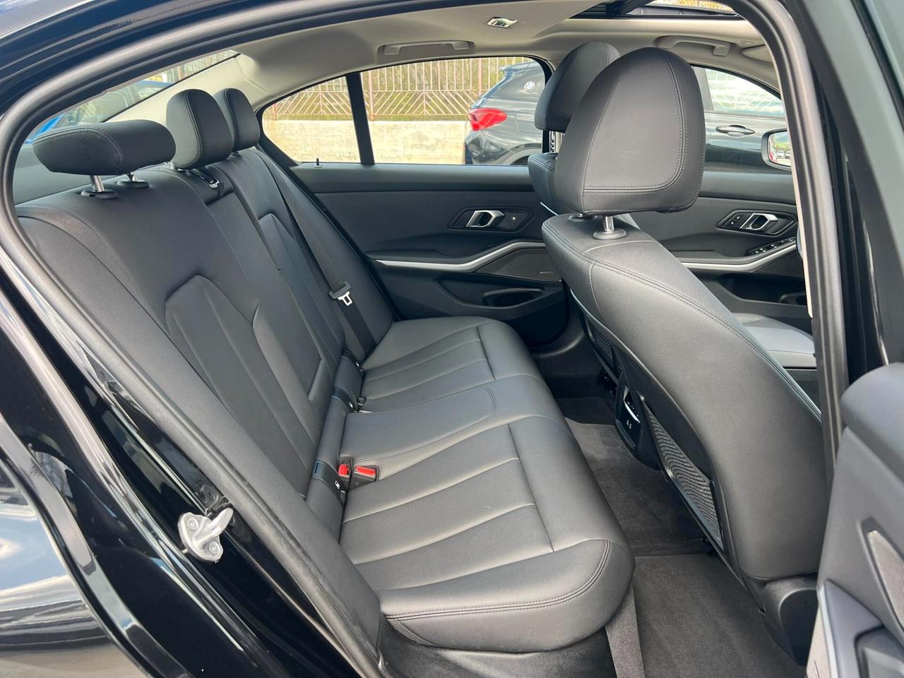 Bmw 318 BMW 318D 136CV 6M -TETTO A-HARMAN K-PELLE