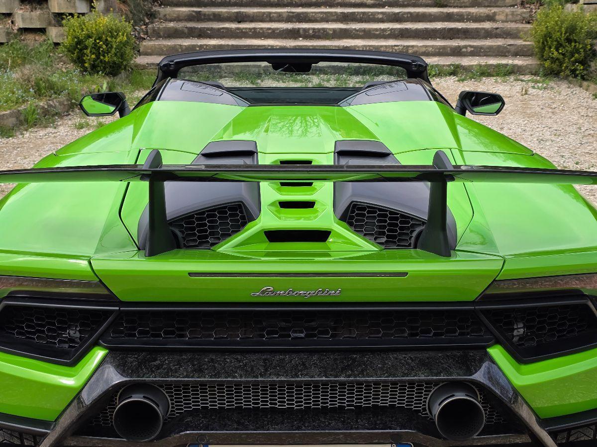 LAMBORGHINI HURACAN SPYDER PERFORMANTE NOLEGGIO