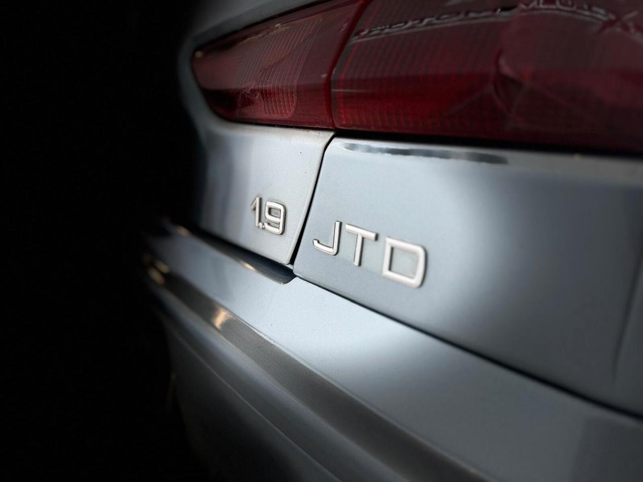 Alfa Romeo 156 1.9 JTD cat Distinctive