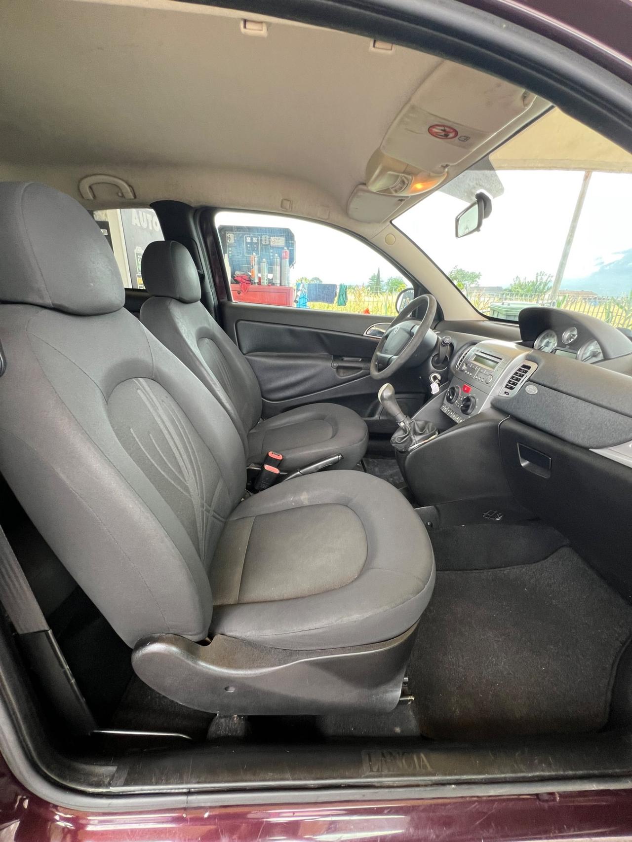 Lancia Ypsilon 1.3 MJT 75 CV Elle