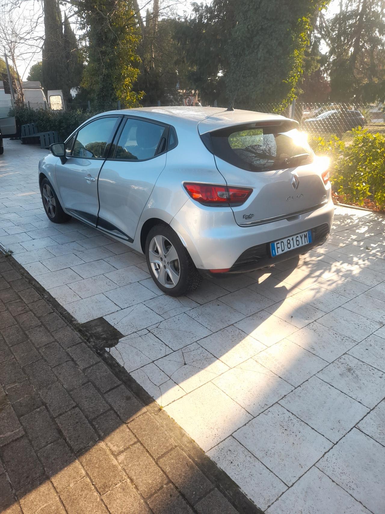 Renault Clio dCi 75CV Zen