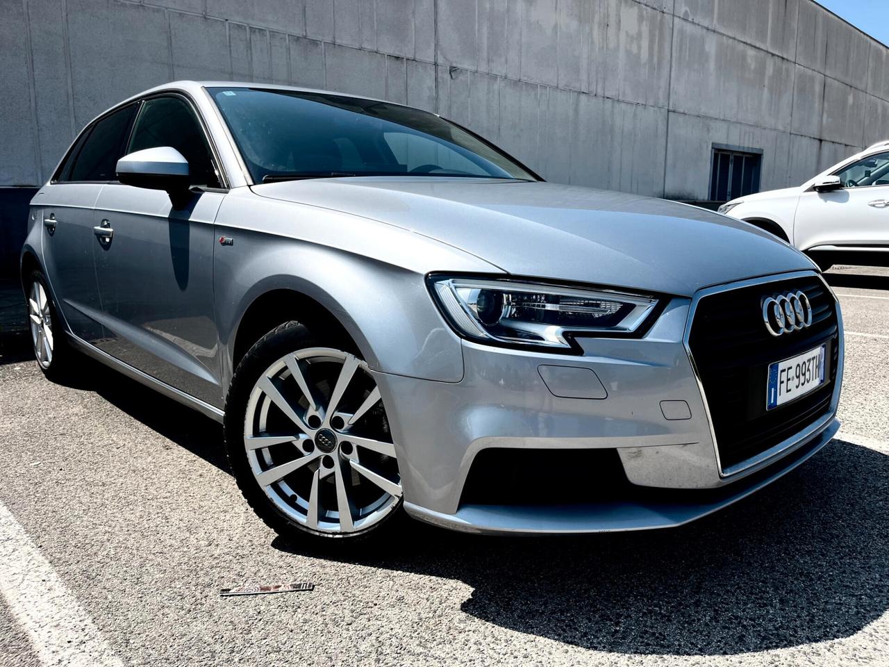 Audi A3 SPB 1.6 TDI S tronic*NAVI*SENSORI*UNIPRO