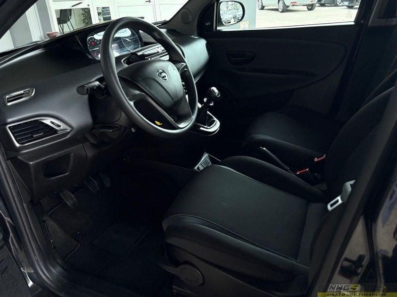 Lancia Ypsilon Ypsilon 1.2 69 CV 5 porte Silver