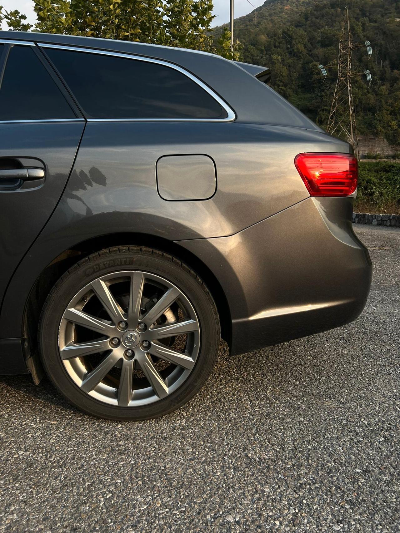 Toyota Avensis 2.2 D-Cat aut. Wagon Style Safety