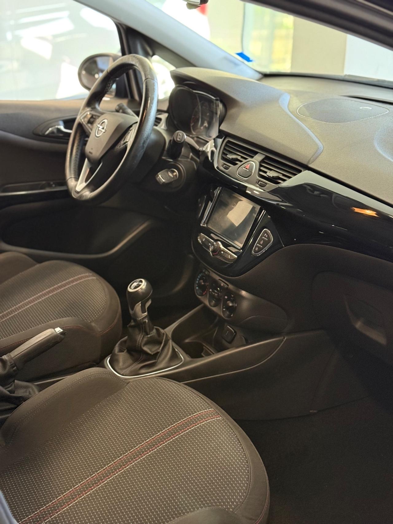Opel Corsa 1.2 5 porte b-Color