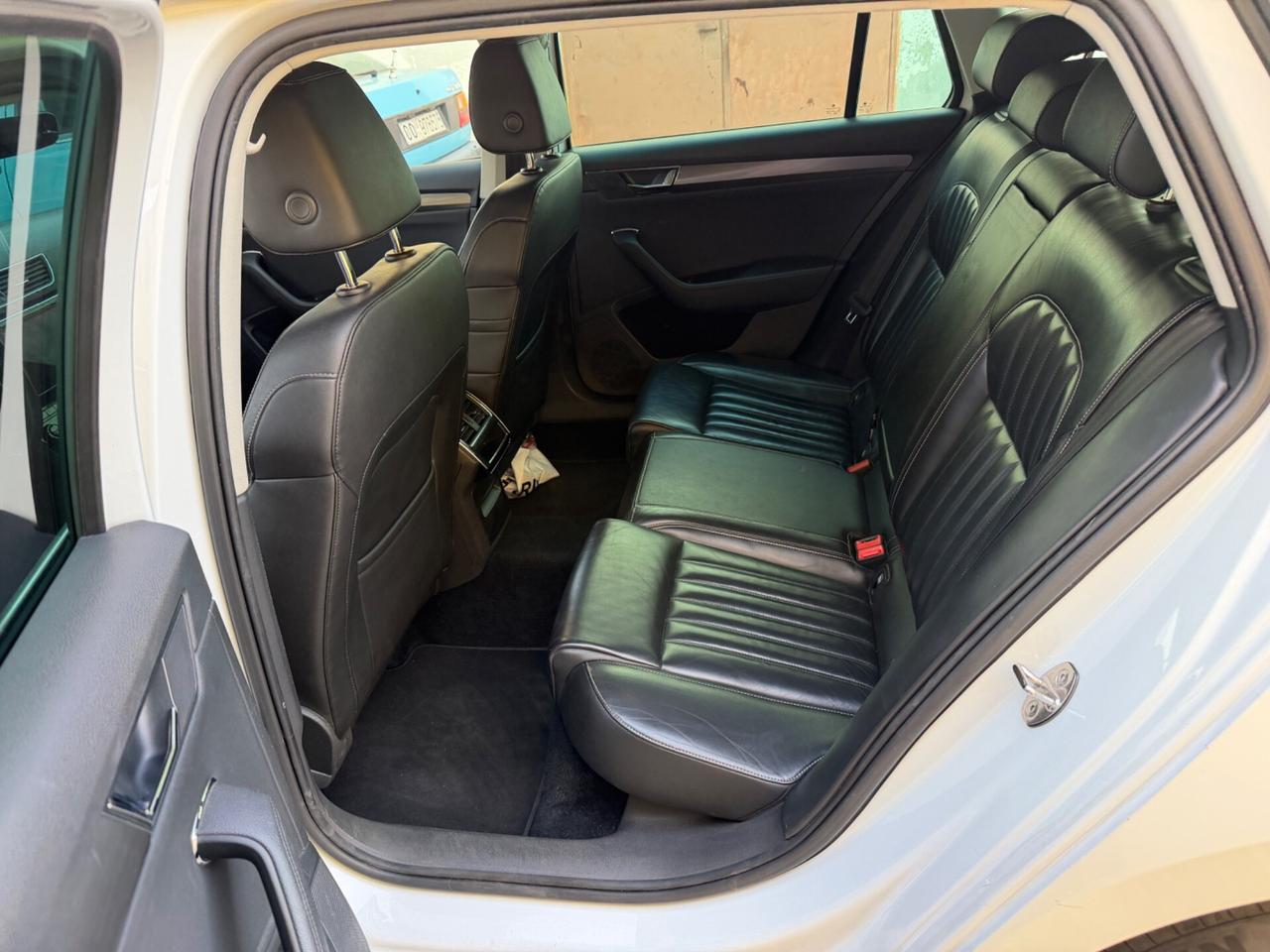 Skoda Superb 2.0 TDI 200 CV DSG 4x4 Full Optional