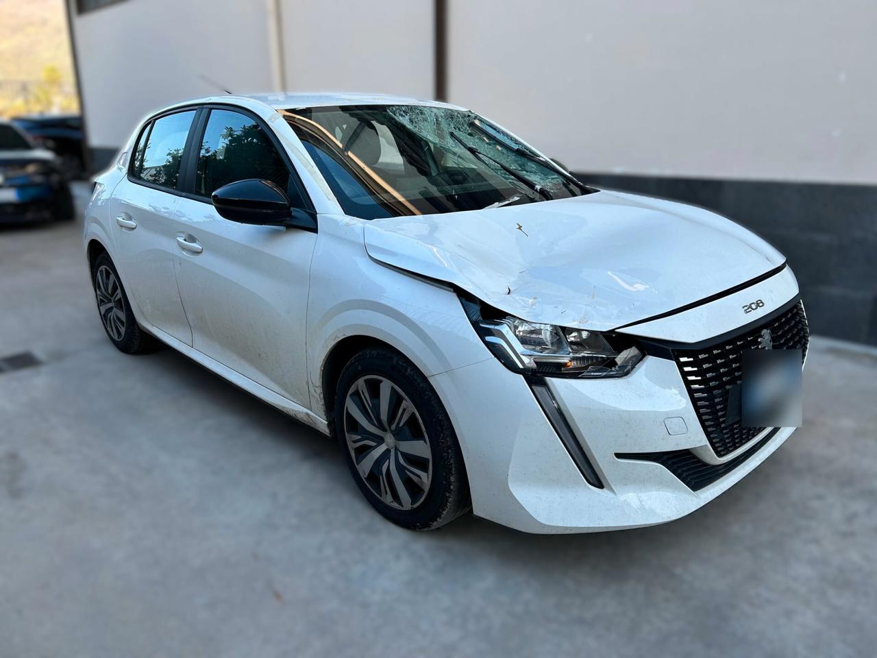 Peugeot 208 1.5 HDi 100CV - 2023 Incidentata