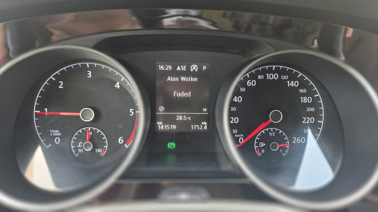 Volkswagen Touran 1.6 tdi Highline 115CV dsg 7p Uff Italy Navi Clima