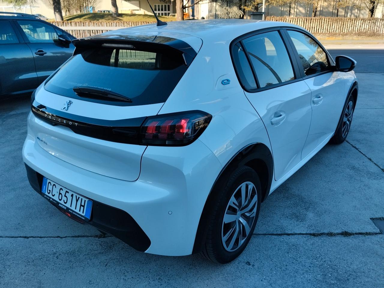 Peugeot 208 motore elettrico 136 CV 5 porte Active