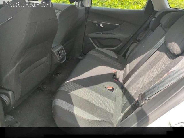 PEUGEOT 3008 3008 1.5 bluehdi Business tg: FT845ET