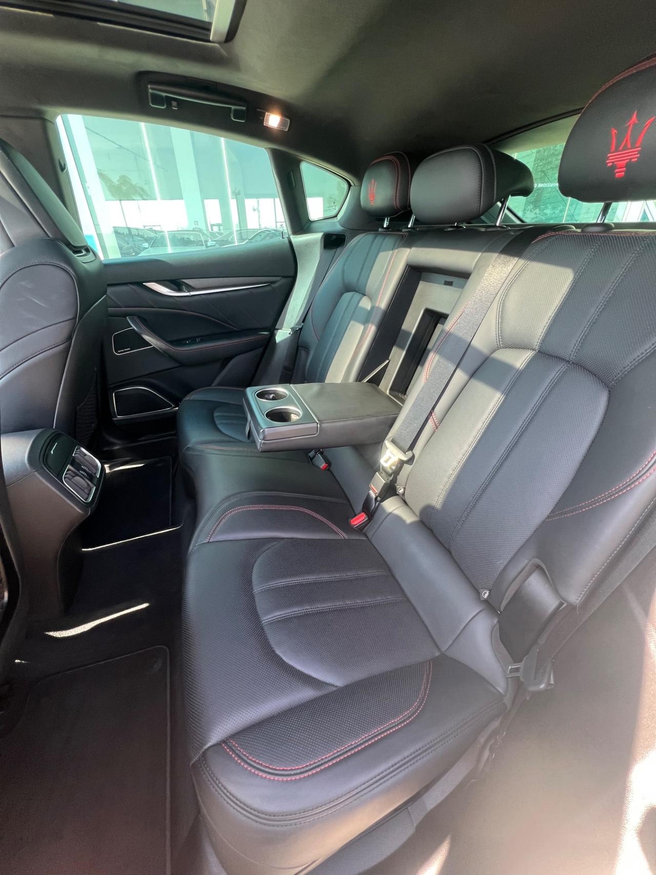 Maserati Levante V6 430 CV S AWD Gransport possibilità noleggio no scoring