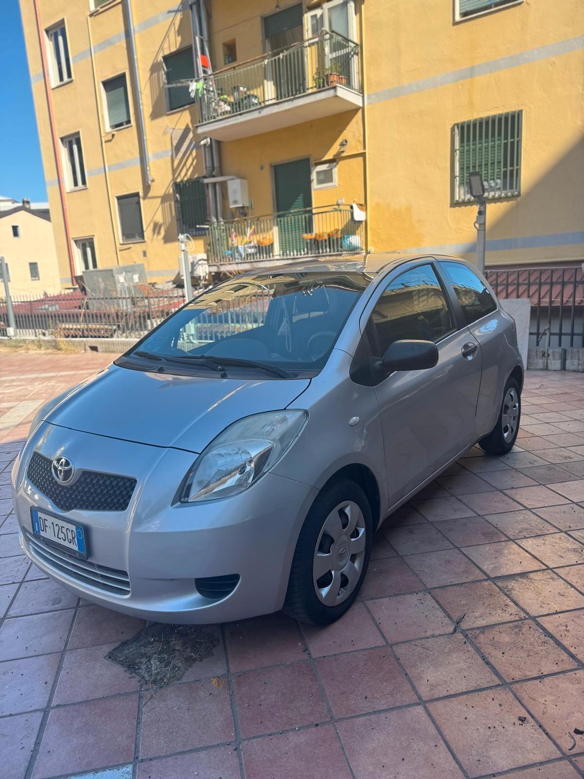 Toyota Yaris Verso 1.3i 16V cat Luna '03