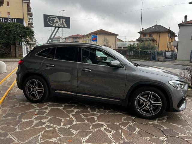 MERCEDES-BENZ GLA 200 Automatic Premium