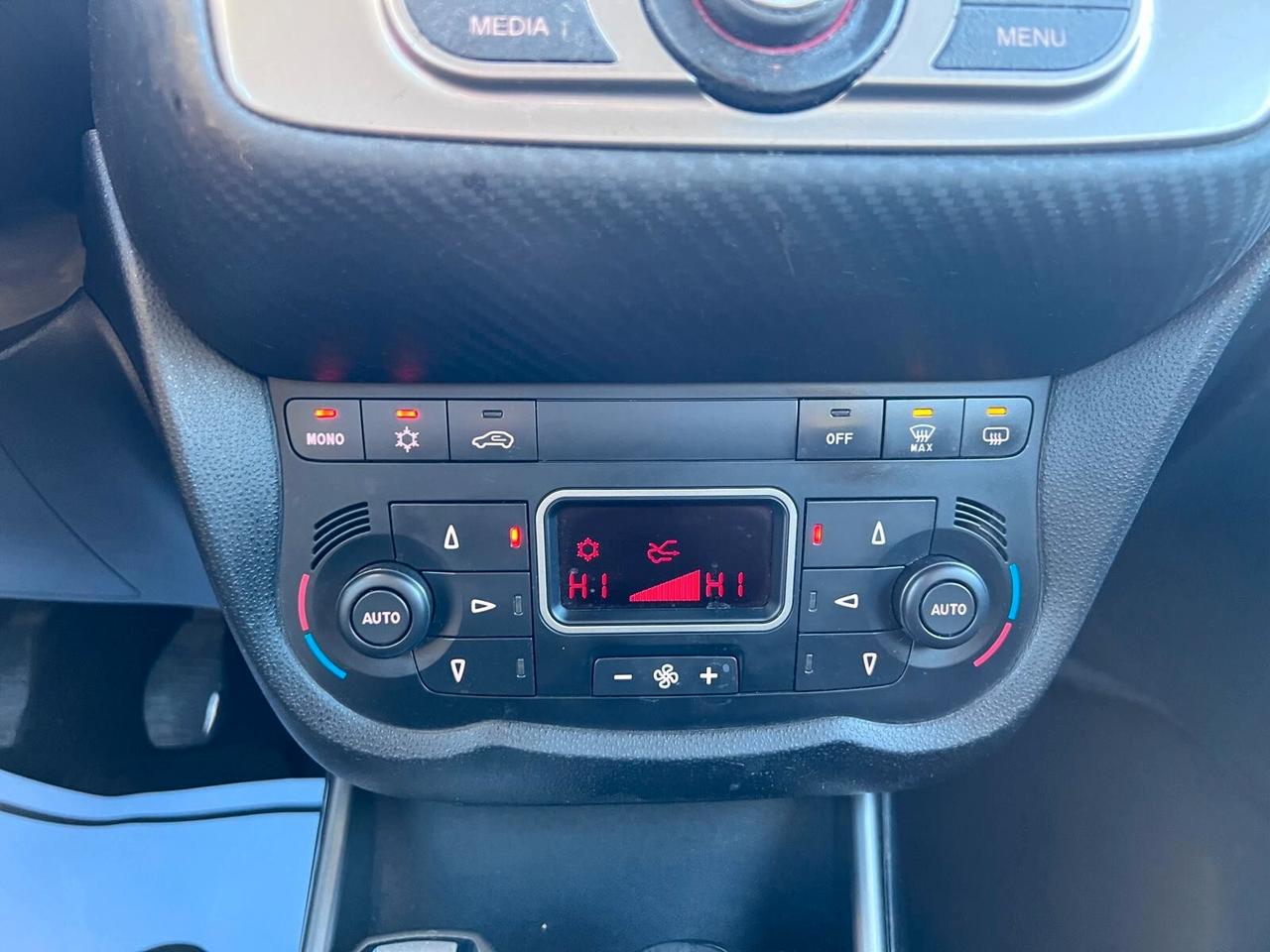 Alfa Romeo MiTo 1.6 JTDm 16V Distinctive Sport Pack