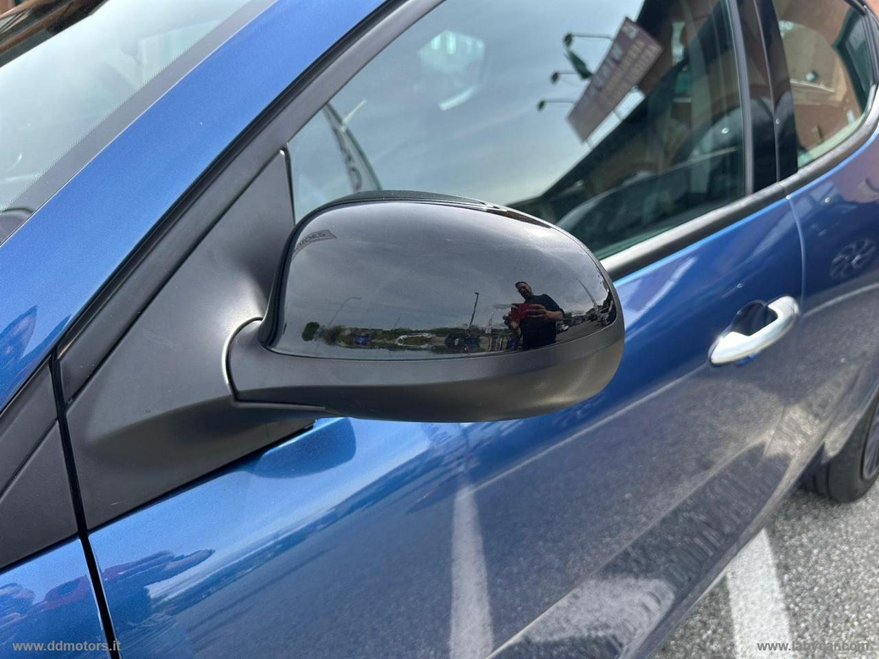 LANCIA Ypsilon 1.0 FireFly 5p.S&S Hybrid Silver *NEOPATENTATI*