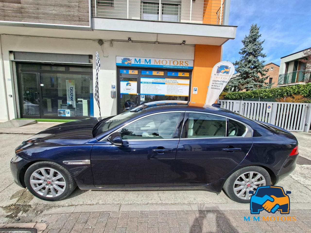 Jaguar XE Berlina XE 2.0d i4 Prestige Business edition 180cv auto my18