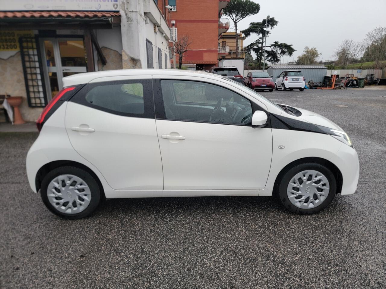 Toyota Aygo 1.0 VVT-i x-play MMT GARANZIA PERMUTE