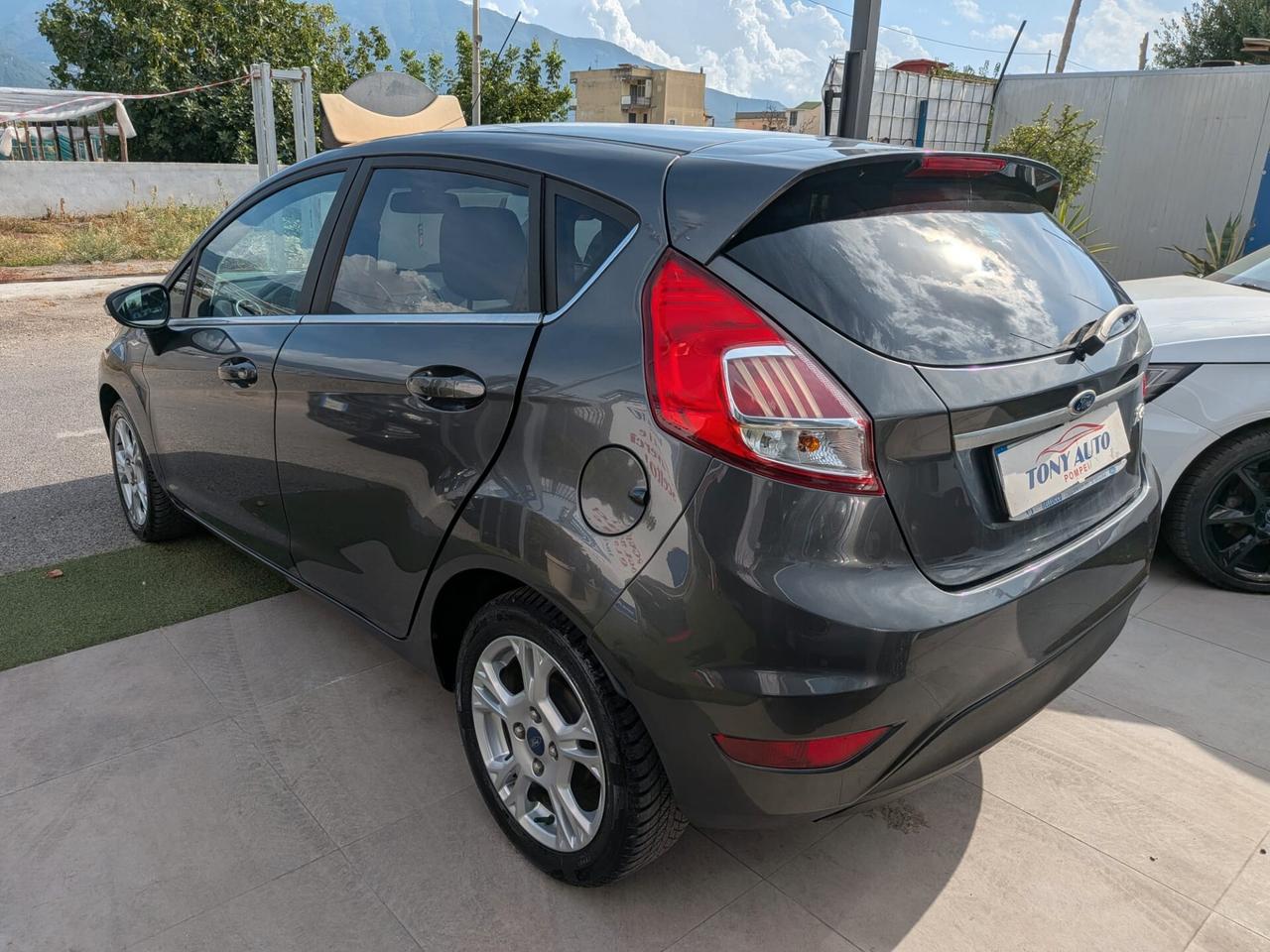 Ford Fiesta 1.5 TDCi 75CV 5 porte Titanium