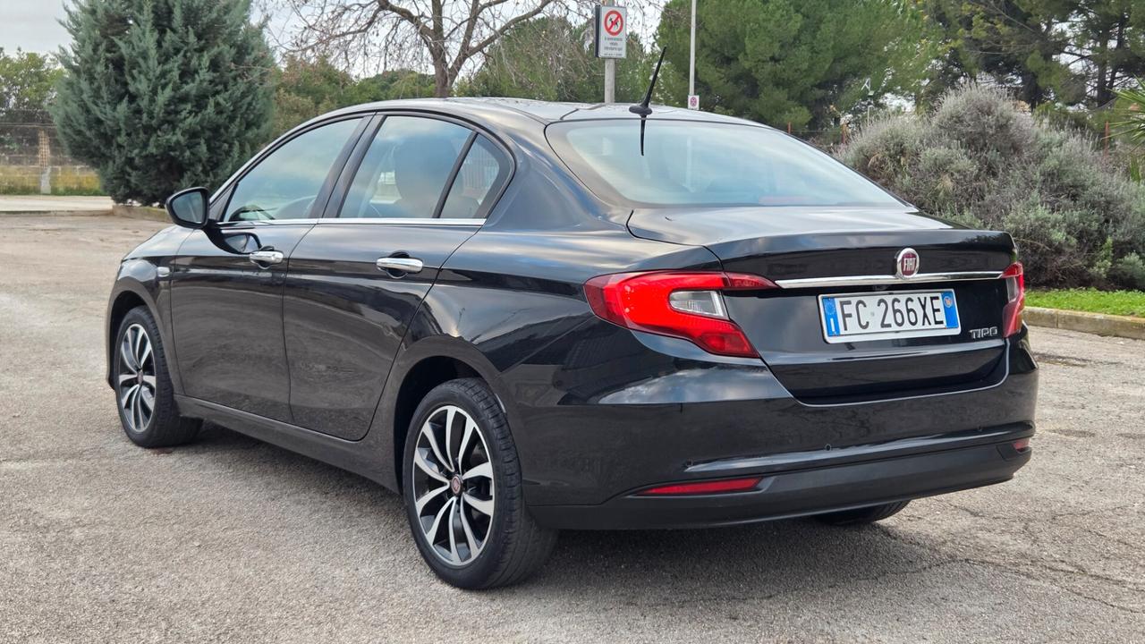 Fiat Tipo 1.6 Mjt berlina navi led
