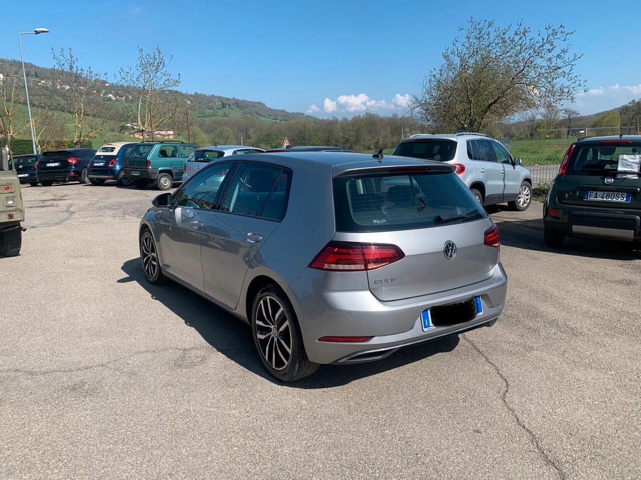Volkswagen Golf neo patentati,full optional, tutto tagliandato, 195000 km, anno 2018, unico proprietario, euro 6