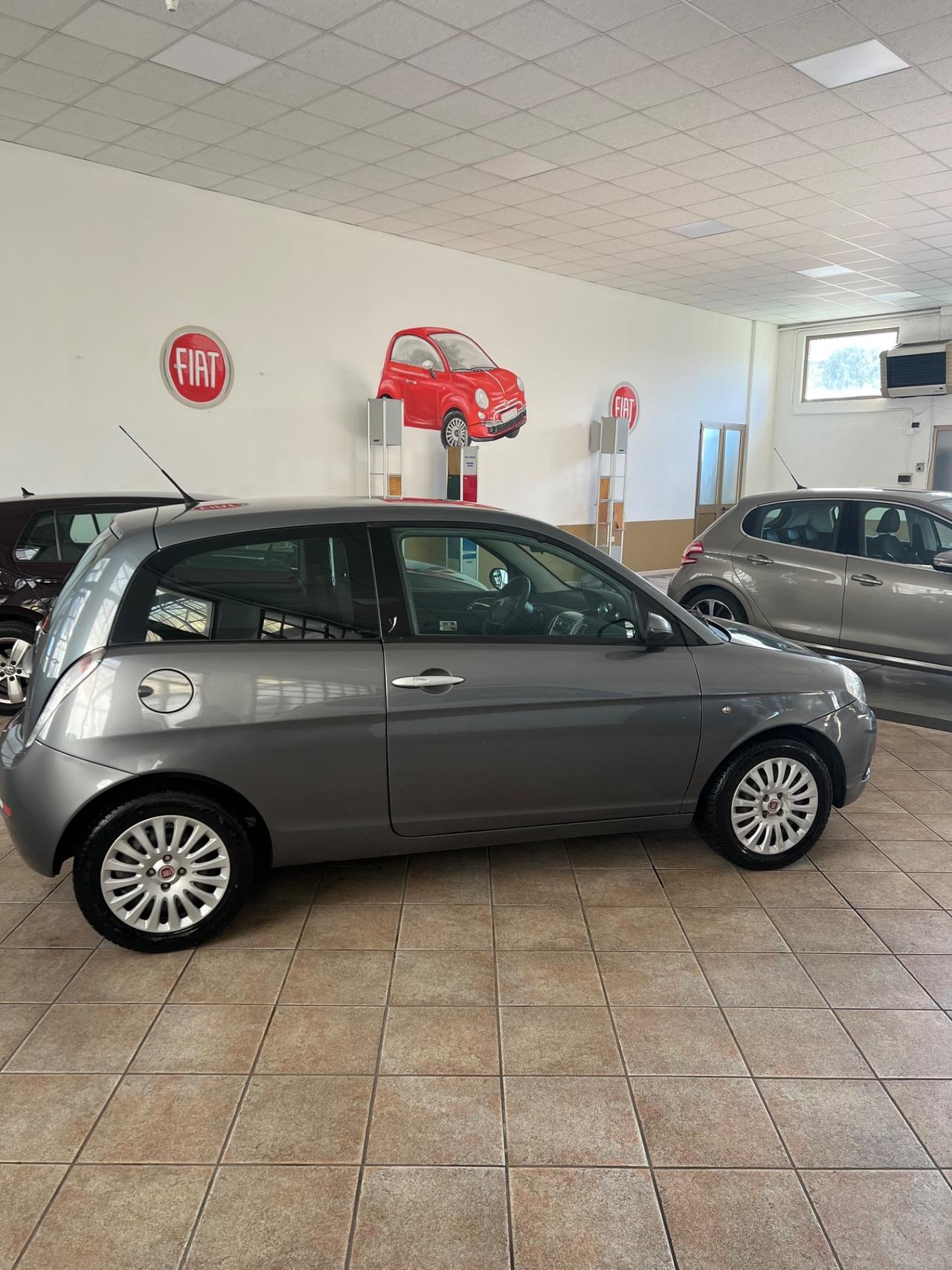 Lancia Ypsilon 1.2 Versus