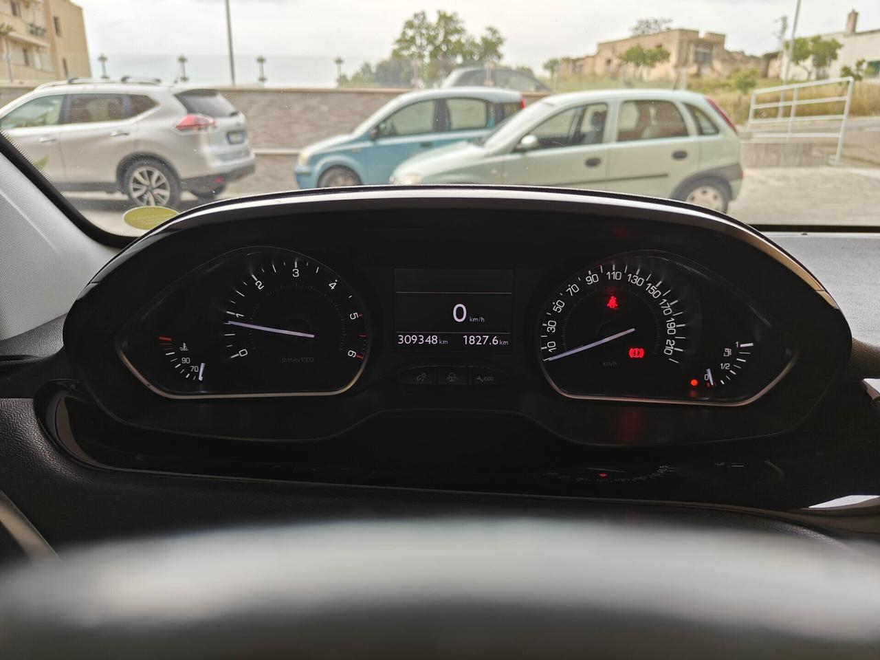 Peugeot 208 1.6 e-HDi 92 CV Stop&Start 3 porte Allure
