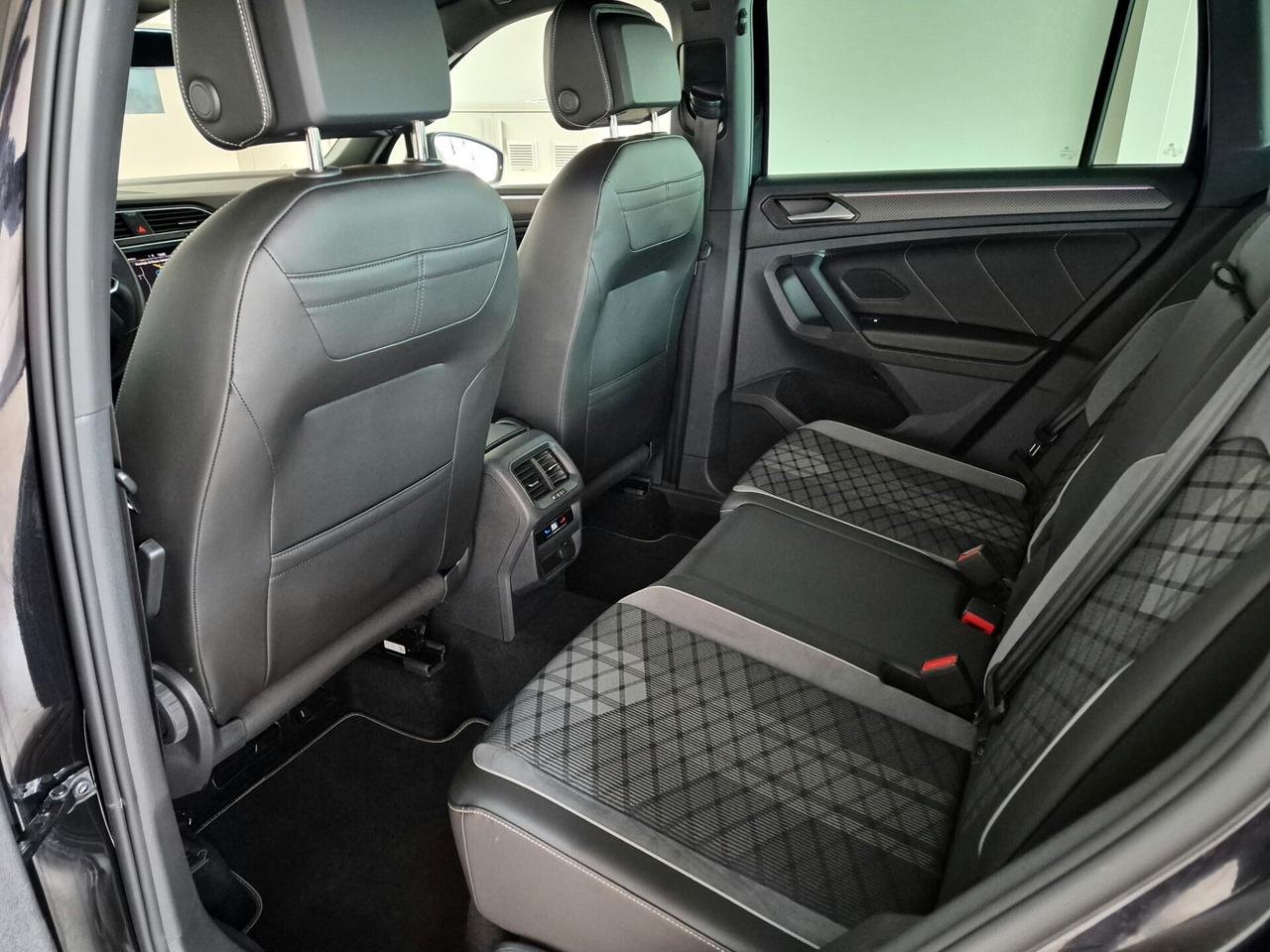 Volkswagen Tiguan 2.0 TDI 150 CV SCR DSG R-Line