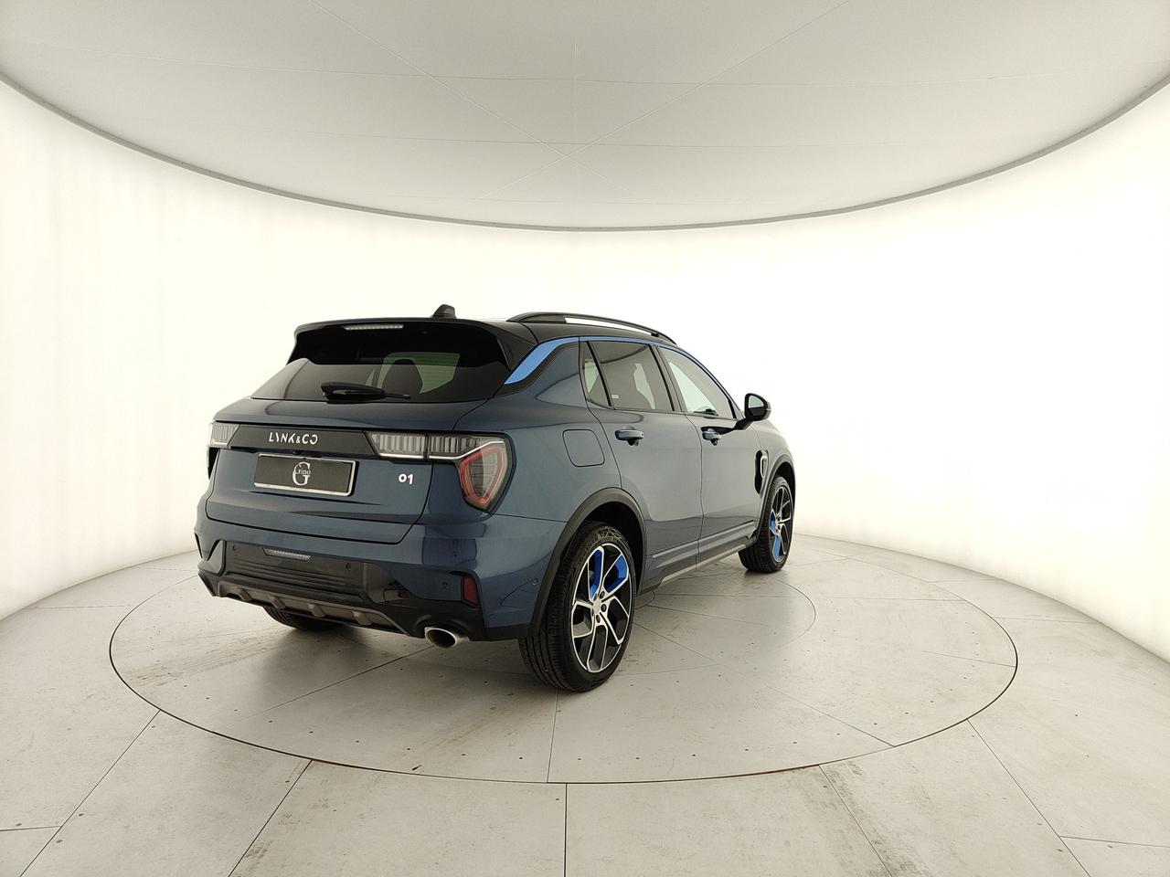 LYNK&CO 01 1.5 td phev auto