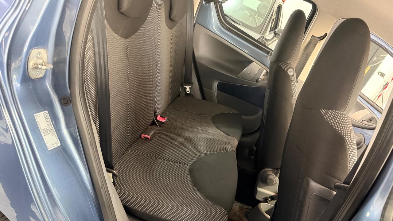 Toyota Aygo 1.0 12V VVT-i 5 porte Sol